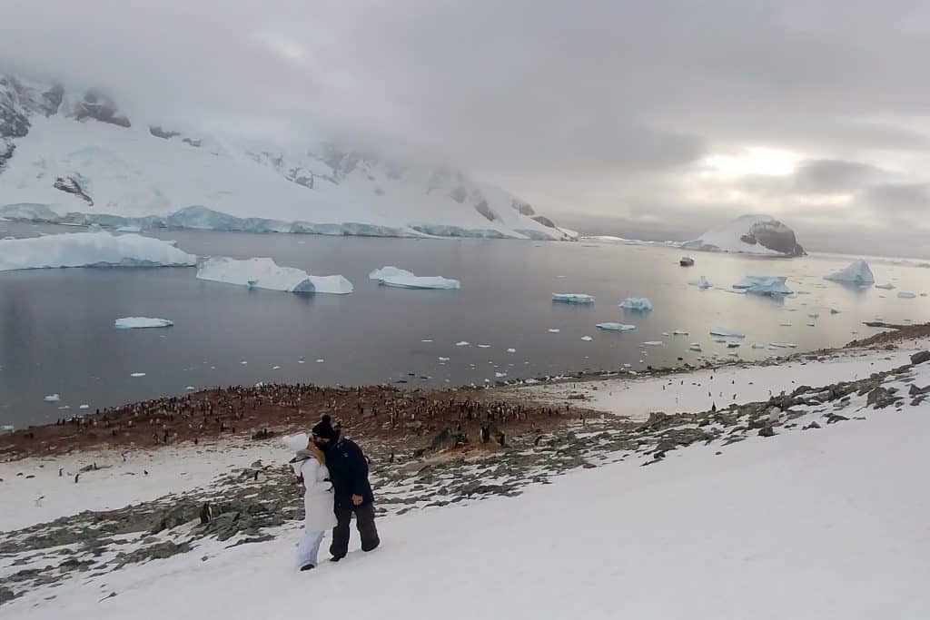 Melissa Ferbert and Jamie Hanson get married in Antarctica