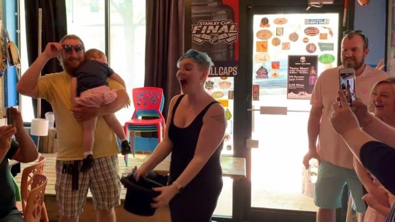 Mom-To-Be Has Hair Dyed Pink Or Blue While Blindfolded For Double Gender Reveal Surprise