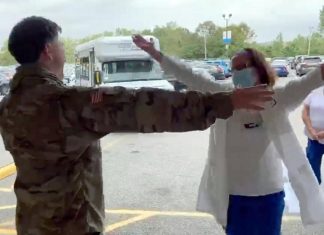 soldier reunites with covid nurse mom