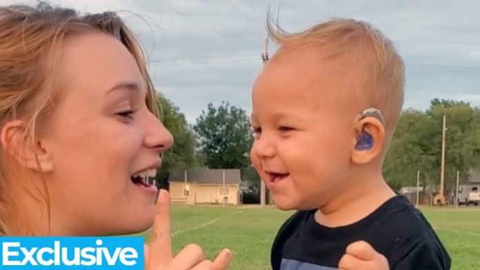 baby hears mom sing