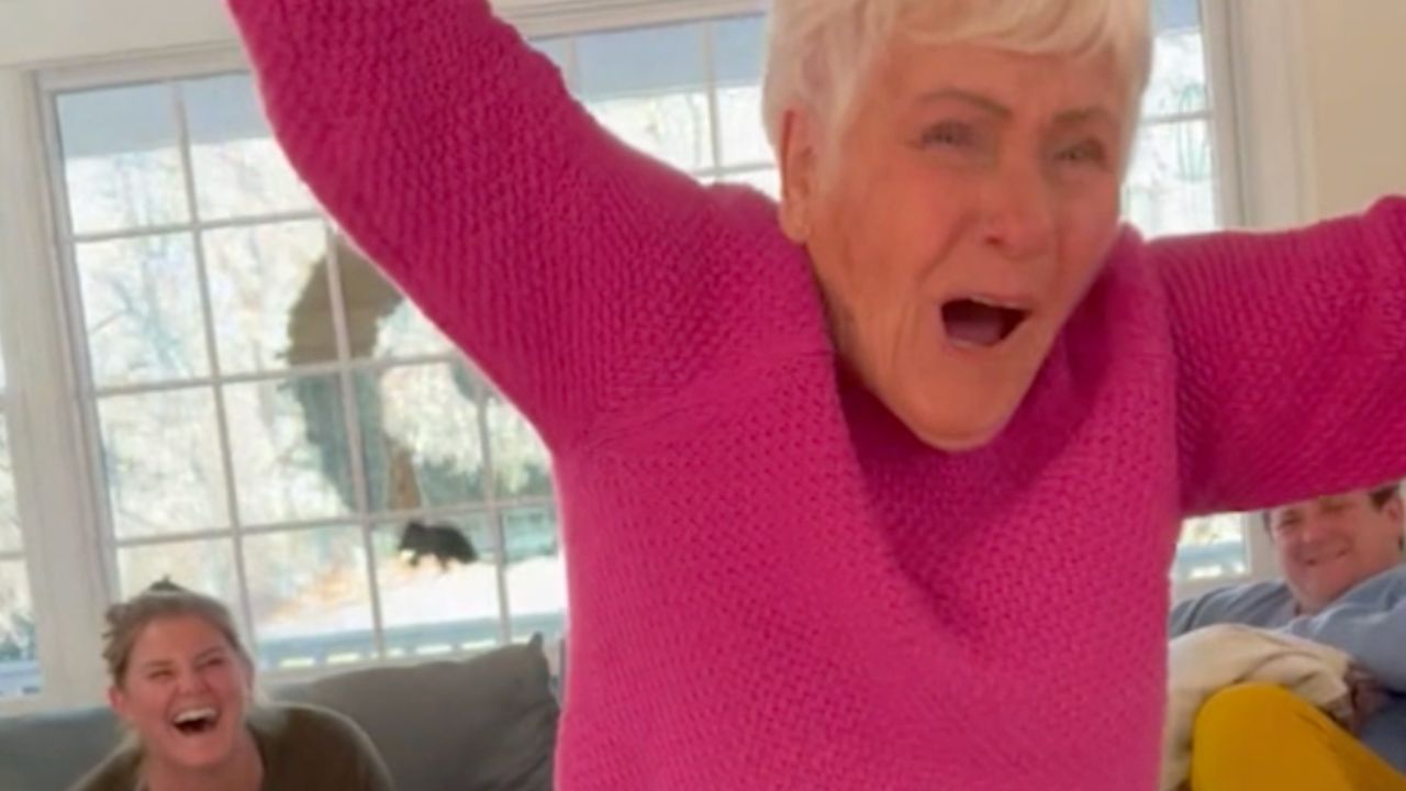 95 Year Old Grandma Jumps With Joy When She Discovers She S Going To Be Great Grandma