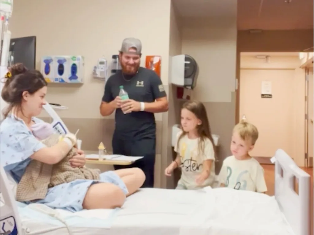 Skylar introduces her newborn to Maysen and Miller in the hospital room moments after revealing the baby is a girl.
